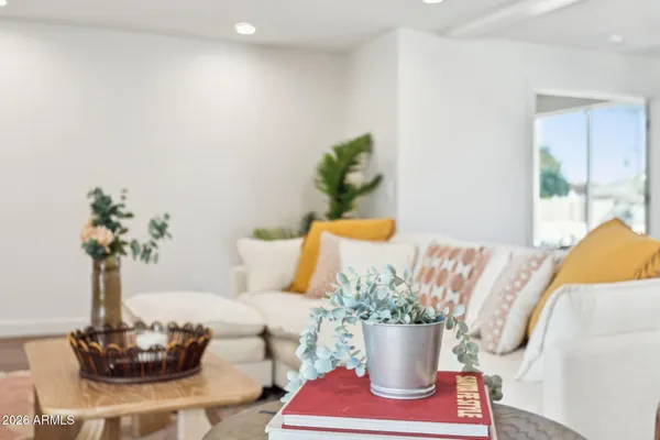 $1,145,000 | 11049 North 44th Street, Phoenix, AZ 85028