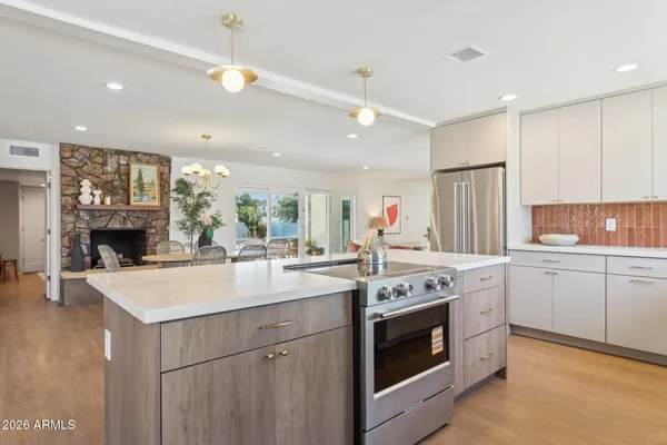 $1,145,000 | 11049 North 44th Street, Phoenix, AZ 85028