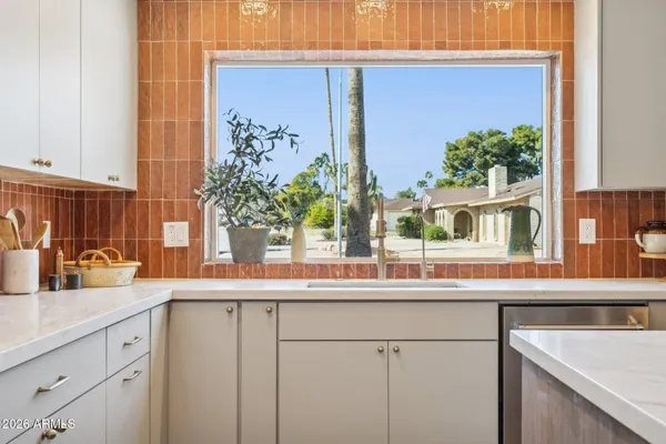 $1,145,000 | 11049 North 44th Street, Phoenix, AZ 85028