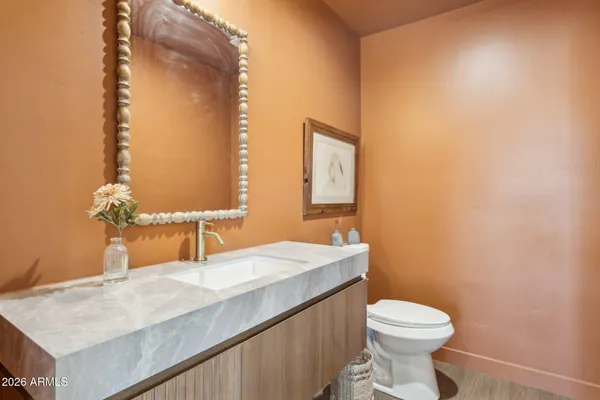 $1,145,000 | 11049 North 44th Street, Phoenix, AZ 85028