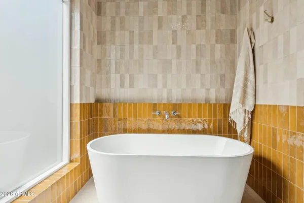 $1,145,000 | 11049 North 44th Street, Phoenix, AZ 85028