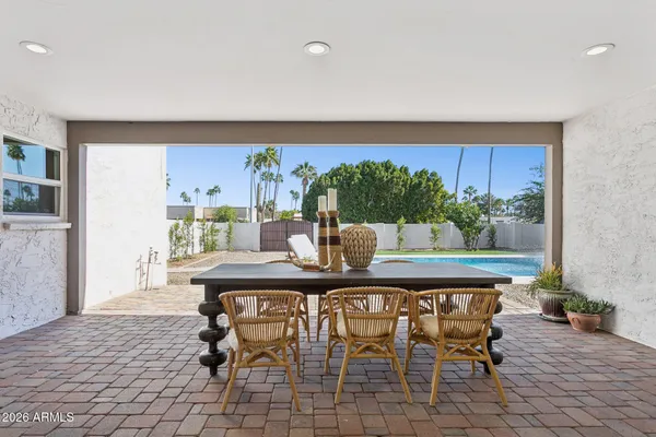 $1,145,000 | 11049 North 44th Street, Phoenix, AZ 85028