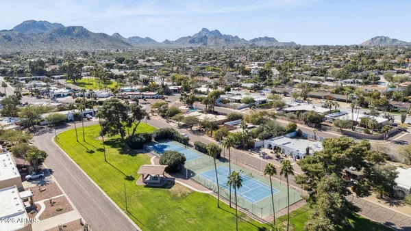 $1,145,000 | 11049 North 44th Street, Phoenix, AZ 85028