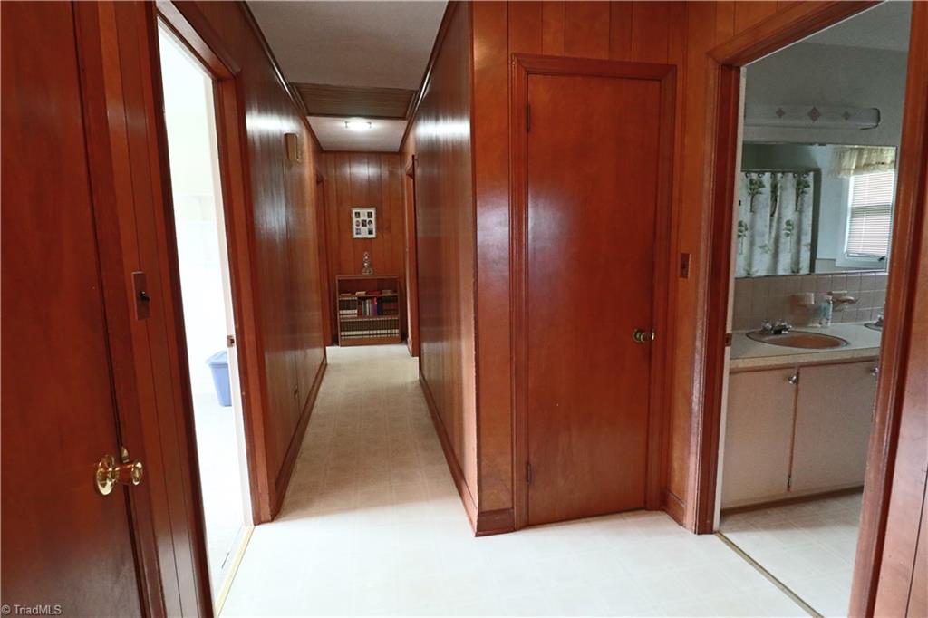 3365 Wallburg-High Point Road High Point, NC 27265 - Photo 15 of 22 Gallery Image 15