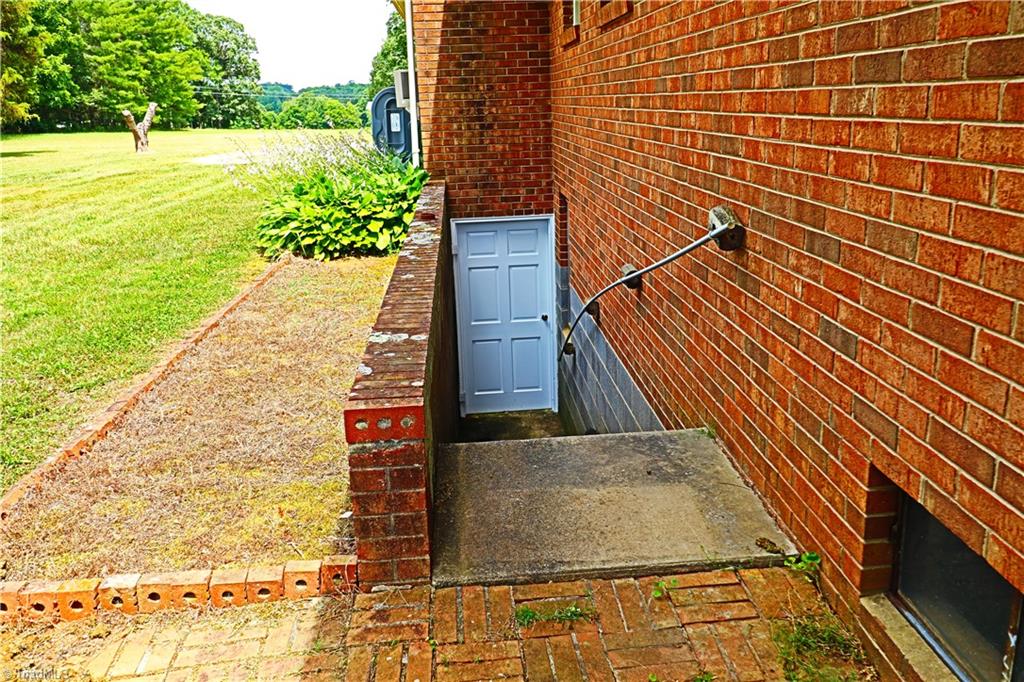 3365 Wallburg-High Point Road High Point, NC 27265 - Photo 4 of 22 Gallery Image 4