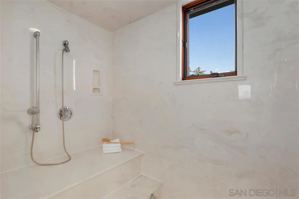 1119 Rancho Encinitas Drive Encinitas, CA 92024 - Photo 17 of 25 Gallery Image 17