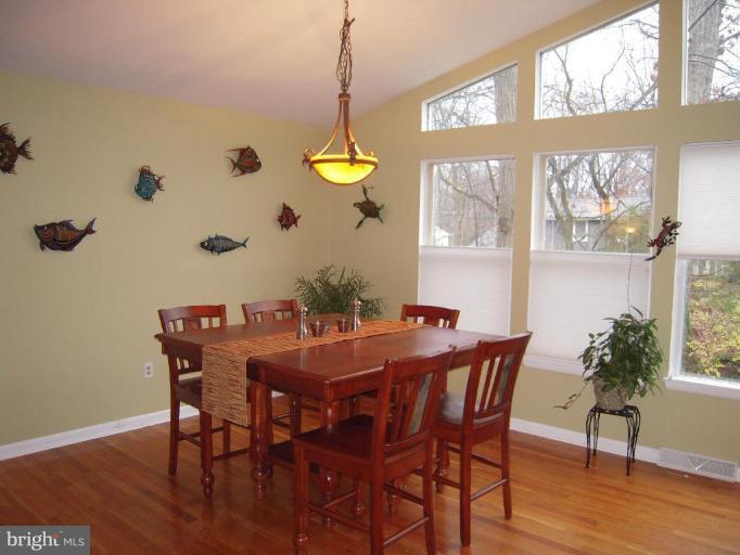 1022 Old Bay Ridge Road Annapolis, MD 21403 - Photo 11 of 30 Dining Room