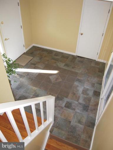 1022 Old Bay Ridge Road Annapolis, MD 21403 - Photo 17 of 30 Entrance / Foyer
