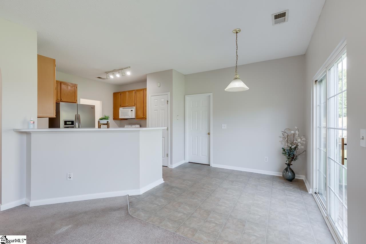 106 Summer Hill Road Simpsonville, SC 29681 - Photo 8 of 25 Gallery Image 8