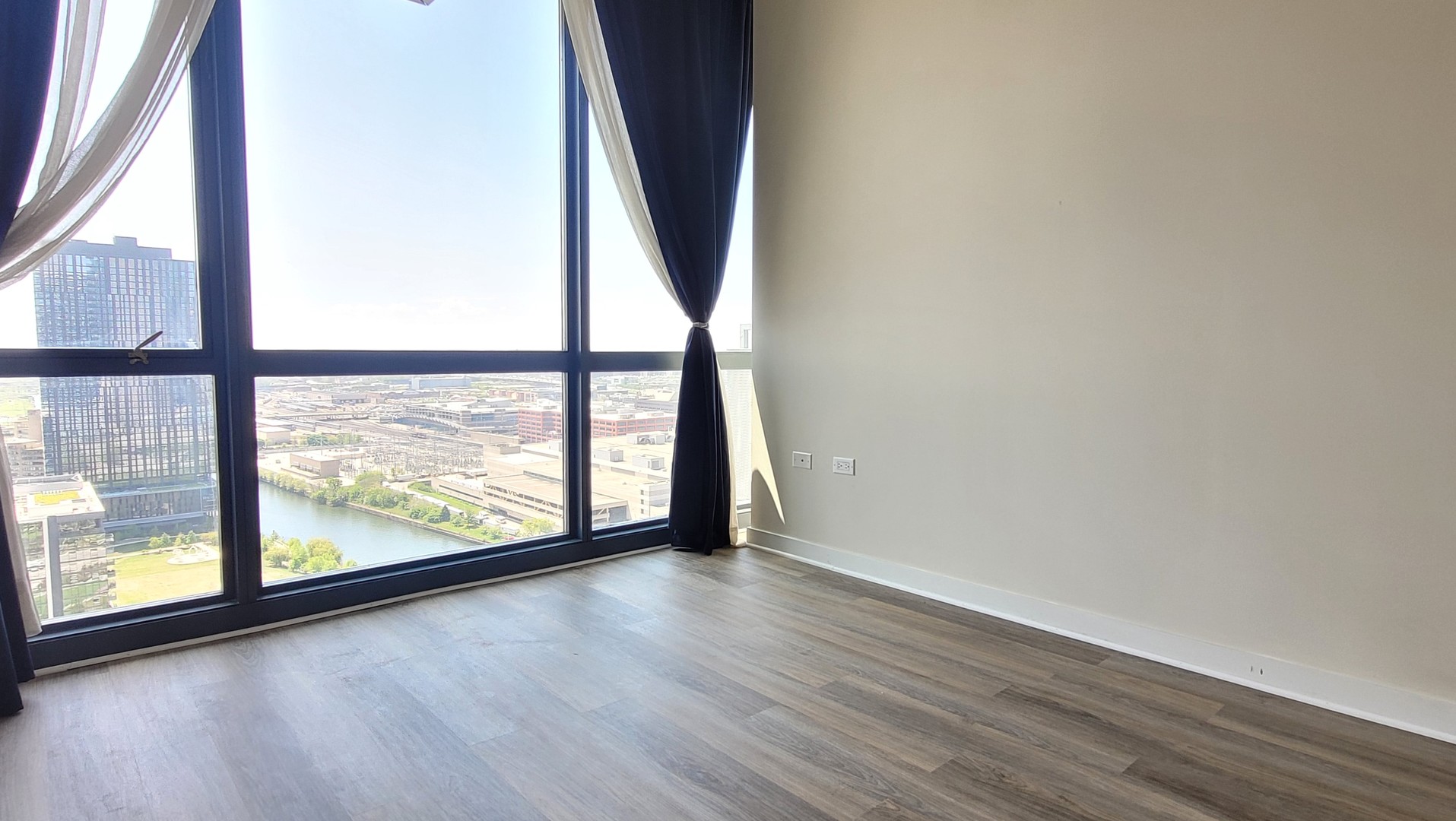 235 West Van Buren Street, Unit 2904 Chicago, IL 60607 - Photo 11 of 25