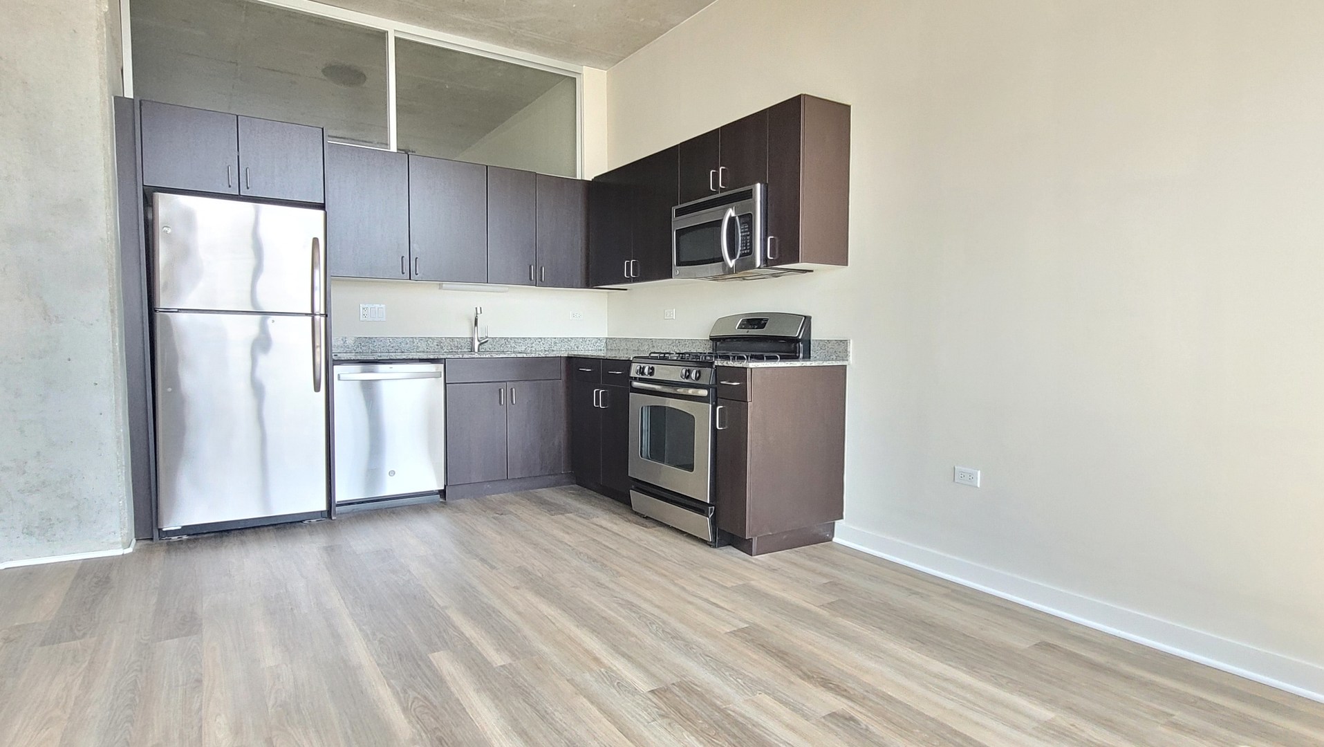 235 West Van Buren Street, Unit 2904 Chicago, IL 60607 - Photo 7 of 25