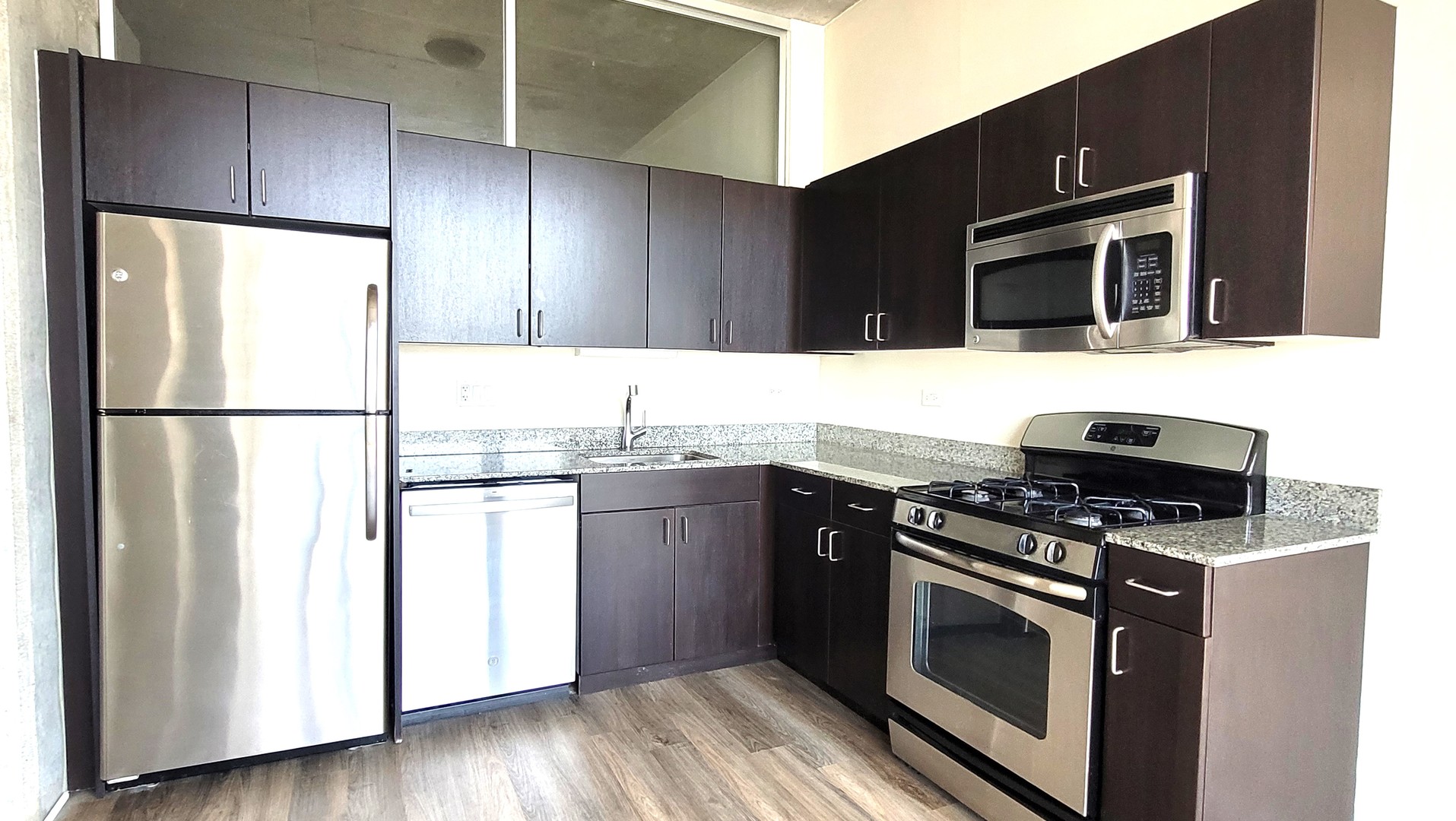 235 West Van Buren Street, Unit 2904 Chicago, IL 60607 - Photo 9 of 25