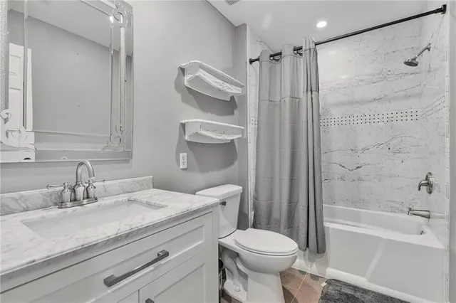 $480,000 | 5625 Meadow View Drive, Shawnee, KS 66226