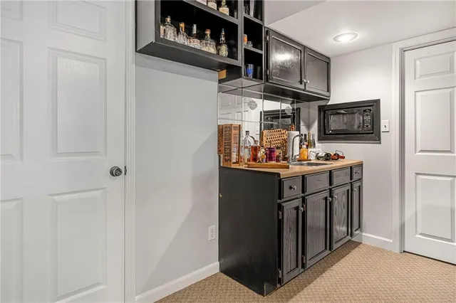 $480,000 | 5625 Meadow View Drive, Shawnee, KS 66226