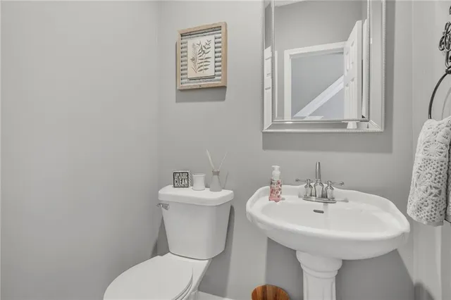 $480,000 | 5625 Meadow View Drive, Shawnee, KS 66226