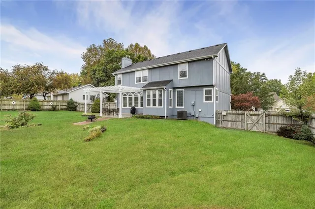 $480,000 | 5625 Meadow View Drive, Shawnee, KS 66226