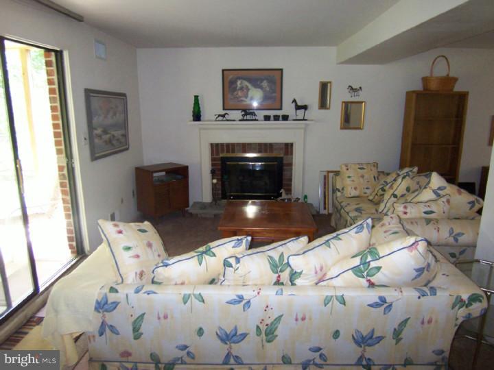 4 Shepherds Lane Wallingford, PA 19086 - Photo 14 of 25 Family Room