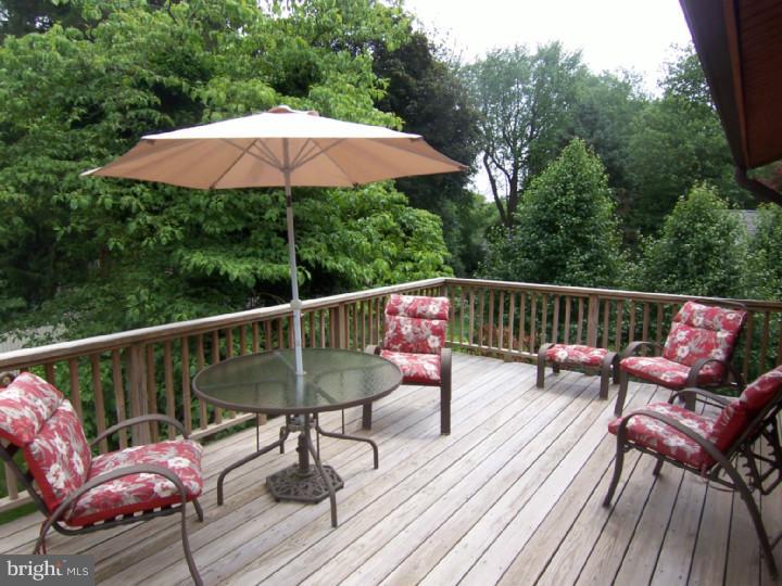 4 Shepherds Lane Wallingford, PA 19086 - Photo 18 of 25 Deck