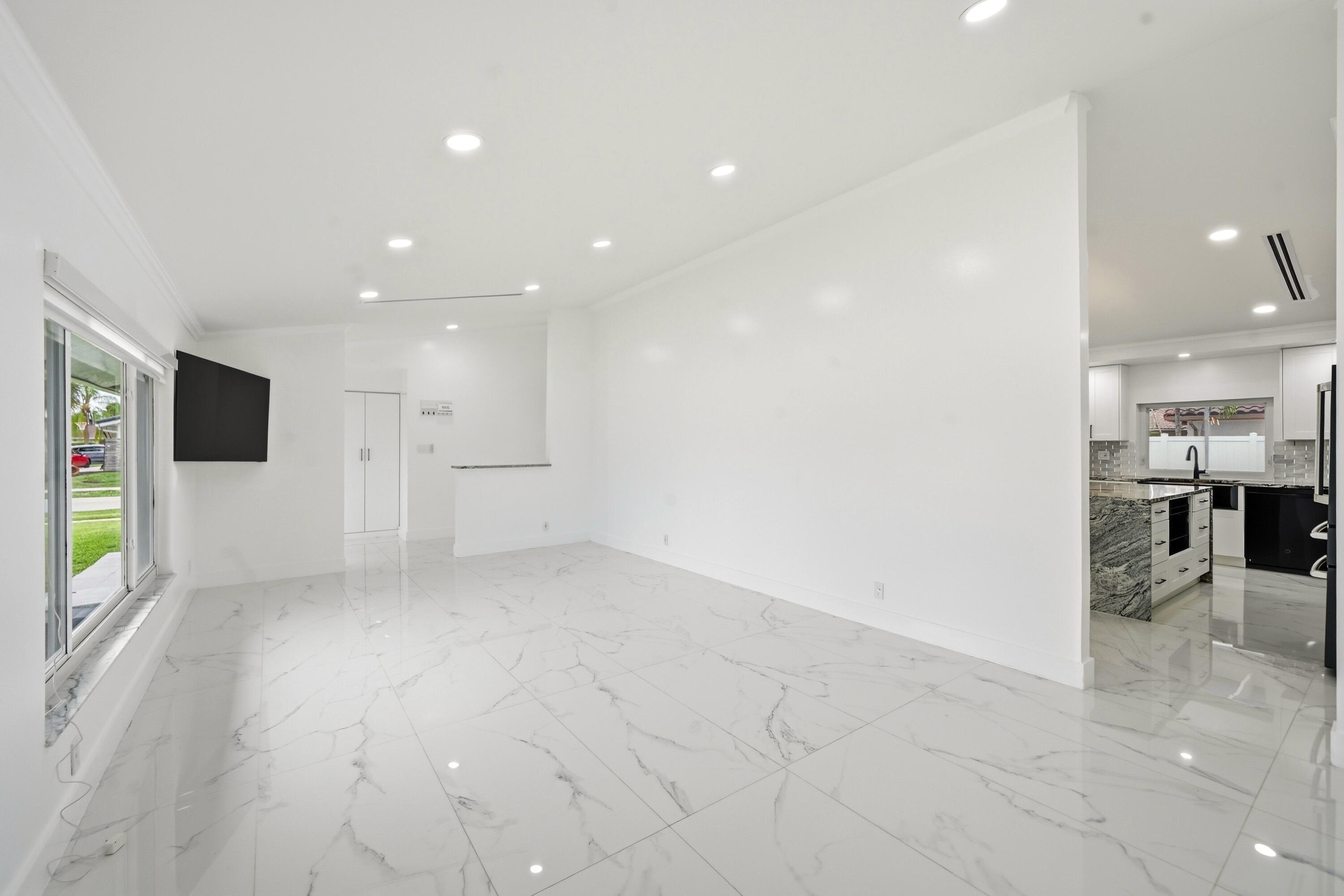 398 Northwest 22nd Avenue Boca Raton, FL 33486 - Photo 13 of 64 Living Room