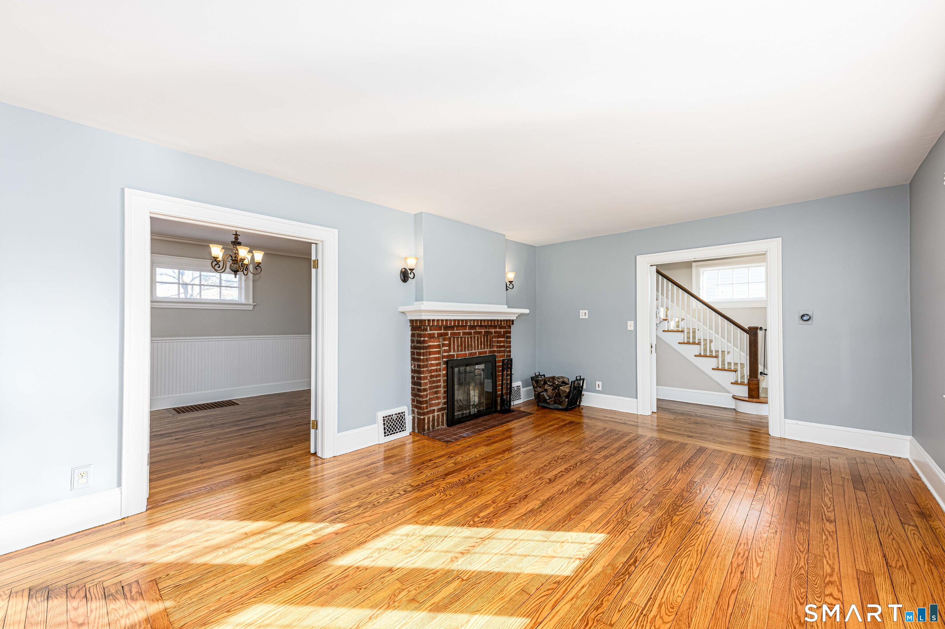 18 Day Spring Avenue Hamden, CT 06518 - Photo 9 of 35 View looking back into the inner entry foyer.