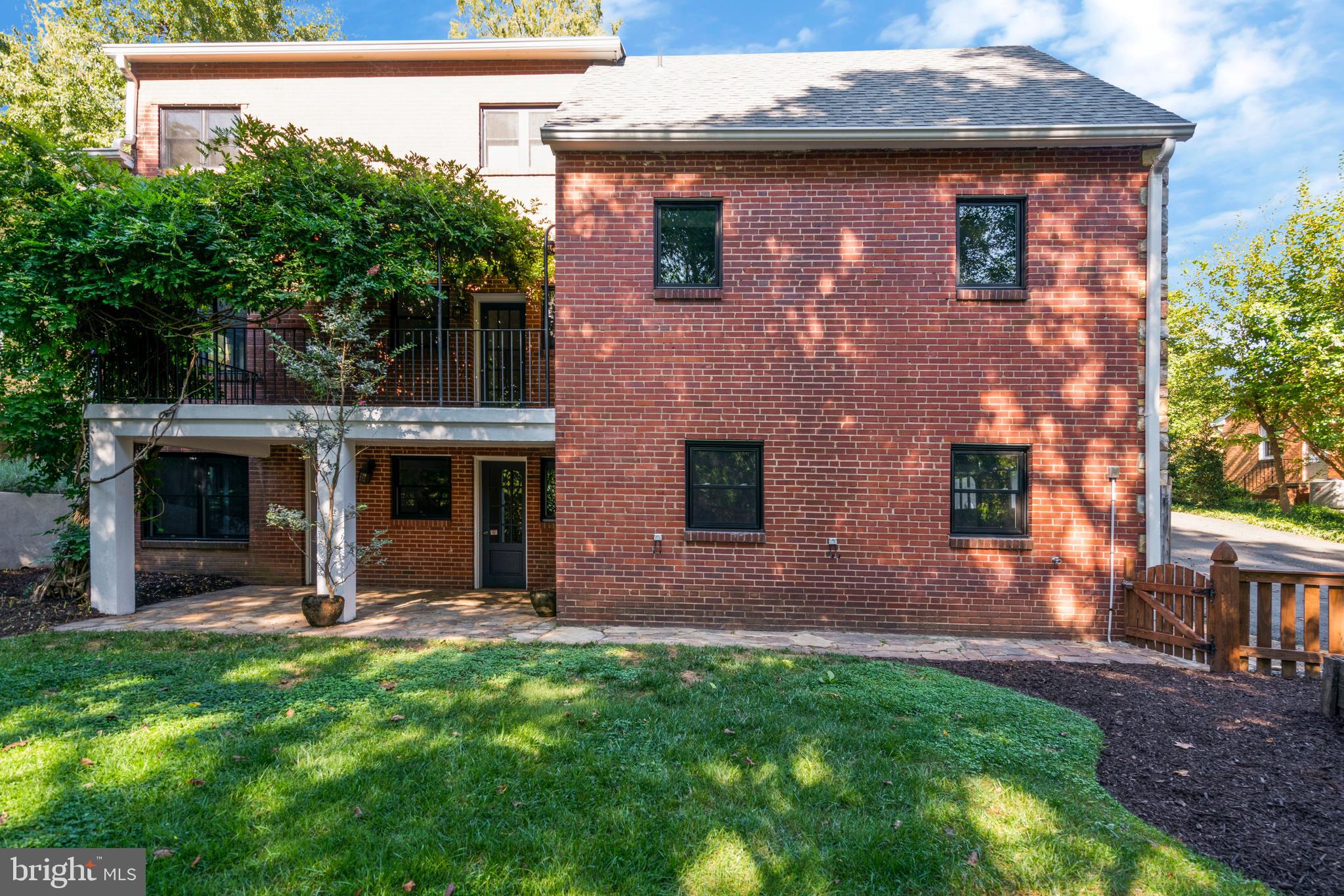 3408 North Glebe Road Arlington, VA 22207 - Photo 42 of 51 Large back yard with grass
