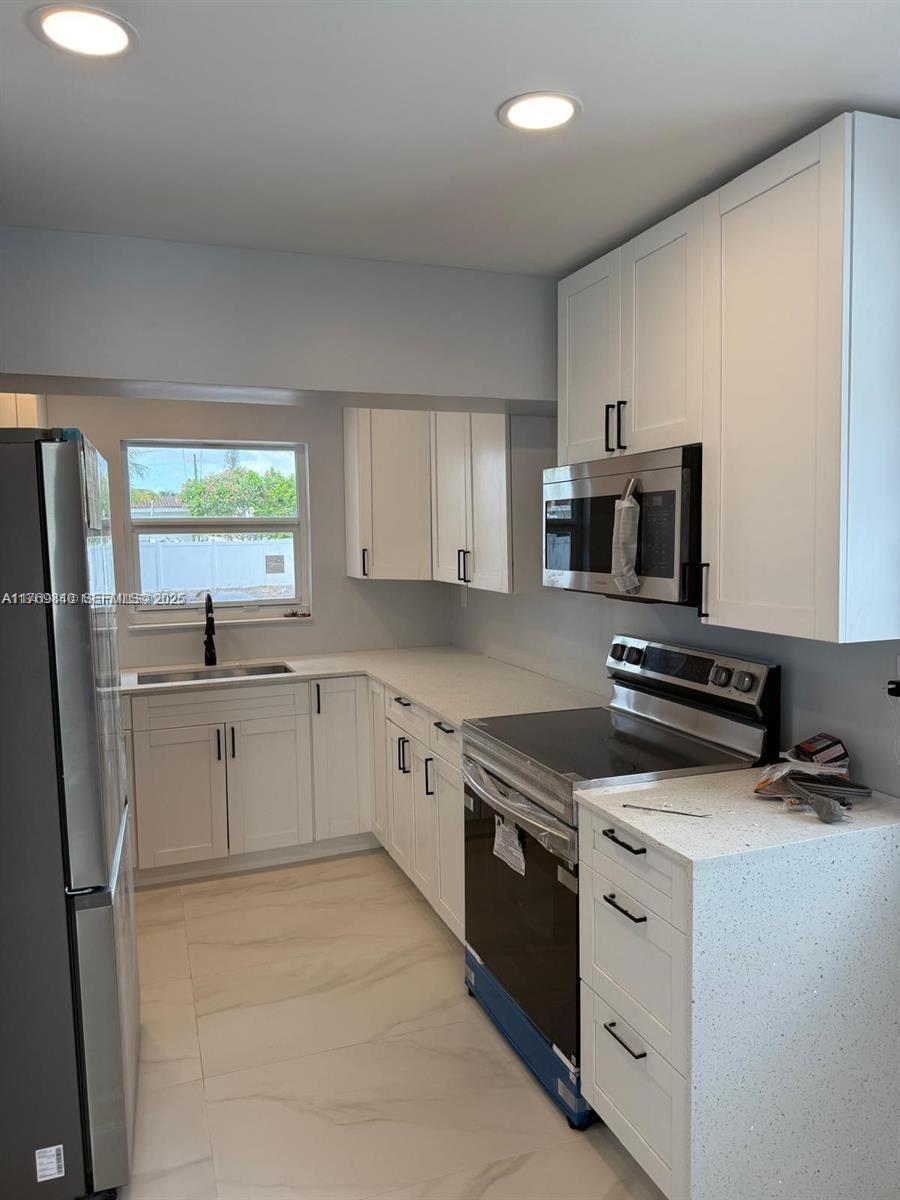 5636 Arthur Street Hollywood, FL 33021 - Photo 12 of 45