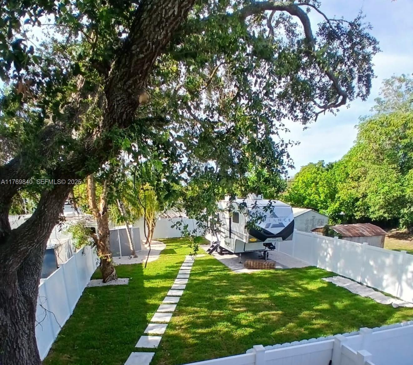 5636 Arthur Street Hollywood, FL 33021 - Photo 27 of 45