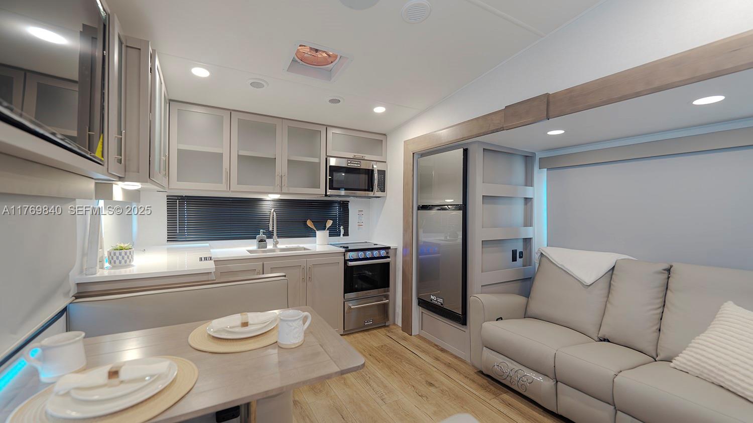 5636 Arthur Street Hollywood, FL 33021 - Photo 29 of 45