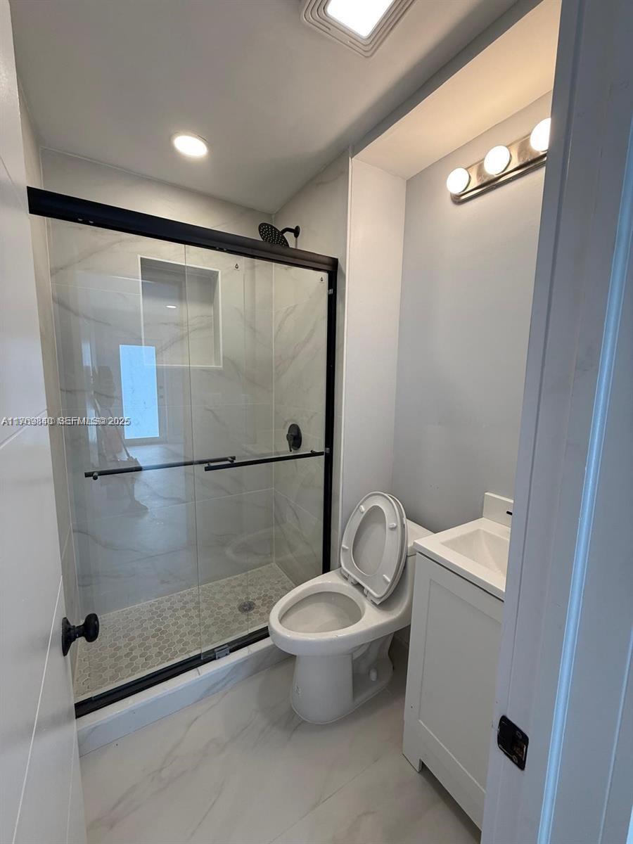 5636 Arthur Street Hollywood, FL 33021 - Photo 4 of 45