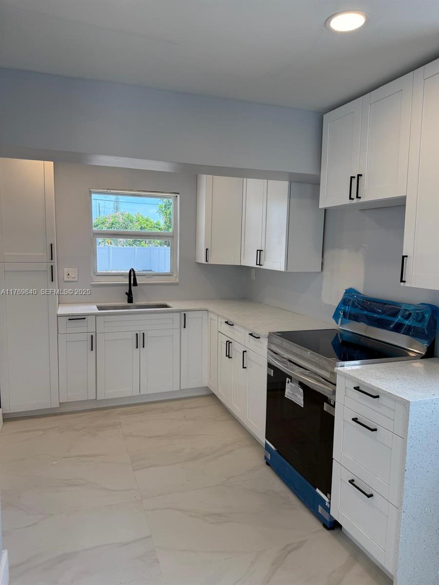 5636 Arthur Street Hollywood, FL 33021 - Photo 9 of 45