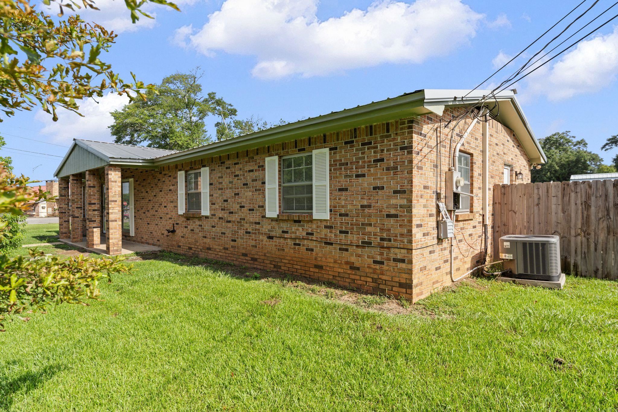 306 West Banyan Street Bay Minette, AL 36507 - Photo 6 of 34 Side Of Structure