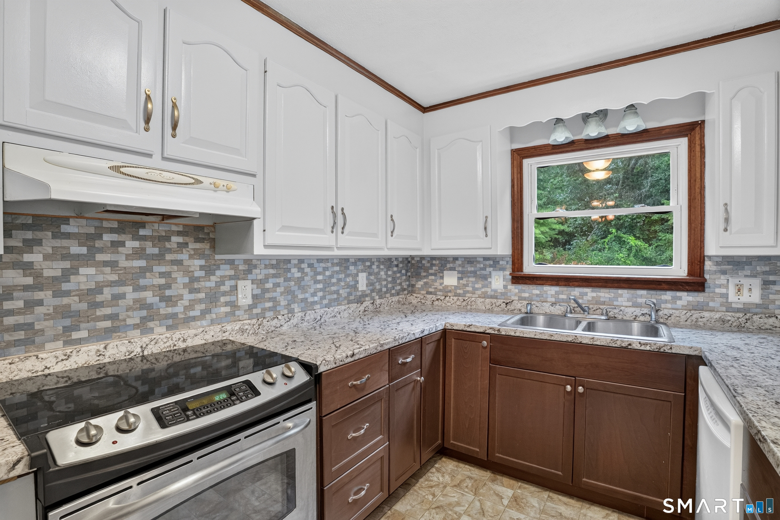34 Columbia Road Enfield, CT 06082 - Photo 6 of 22 Gallery Image 6