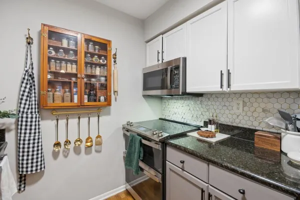 $2,250 | 1150 Collier Road Northwest, Unit C14, Atlanta, GA 30318