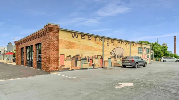 $2,250 | 1150 Collier Road Northwest, Unit C14, Atlanta, GA 30318