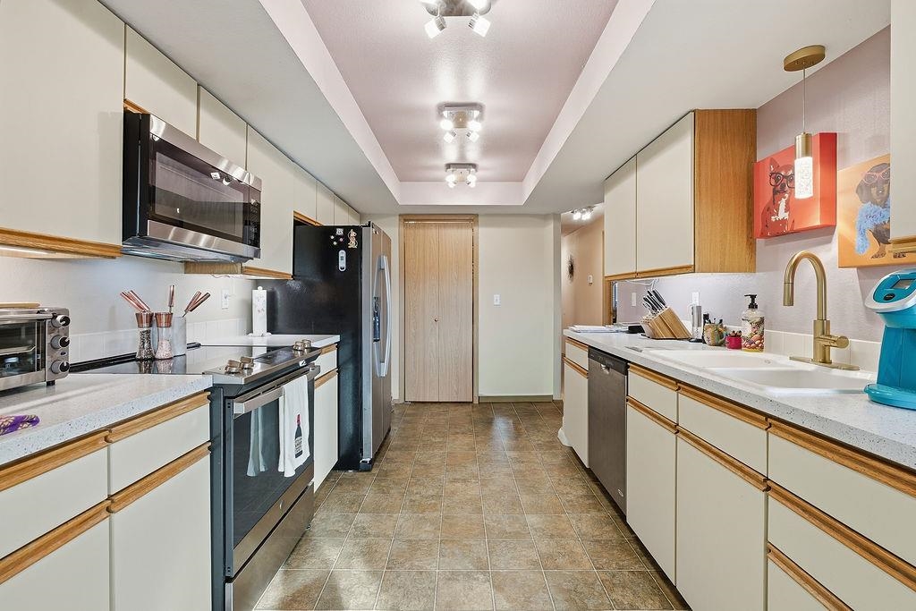 166 South Coeur D'Alene Street, Unit D305 Spokane, WA 99201 - Photo 11 of 20