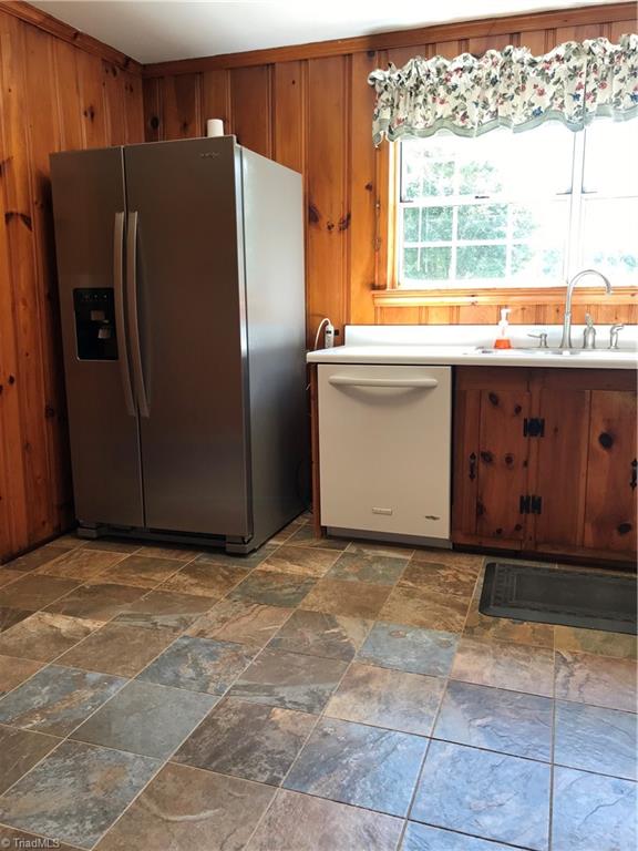 211 Fork Bixby Road Advance, NC 27006 - Photo 11 of 31 The refrigerator stays!