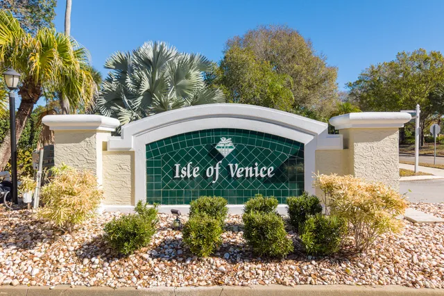 $209,000 | 579 Northwest San Remo Circle, Port St. Lucie, FL 34986