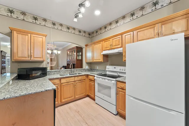 $209,000 | 579 Northwest San Remo Circle, Port St. Lucie, FL 34986