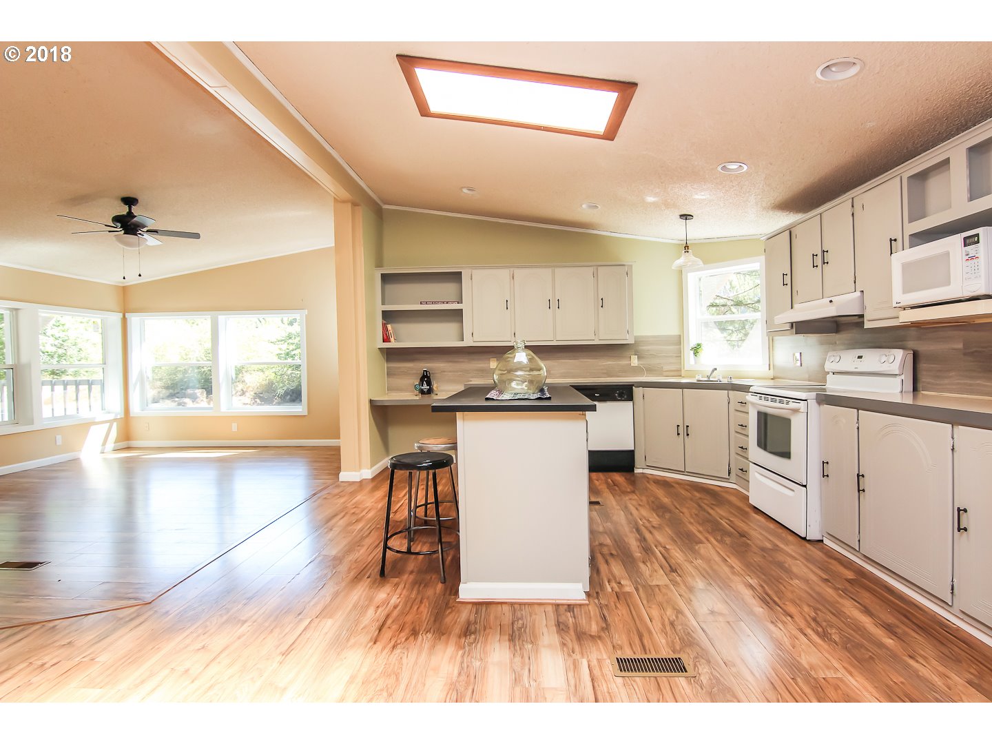 82 Brooks Road Carson, WA 98610 - Photo 7 of 26 Gallery Image 7
