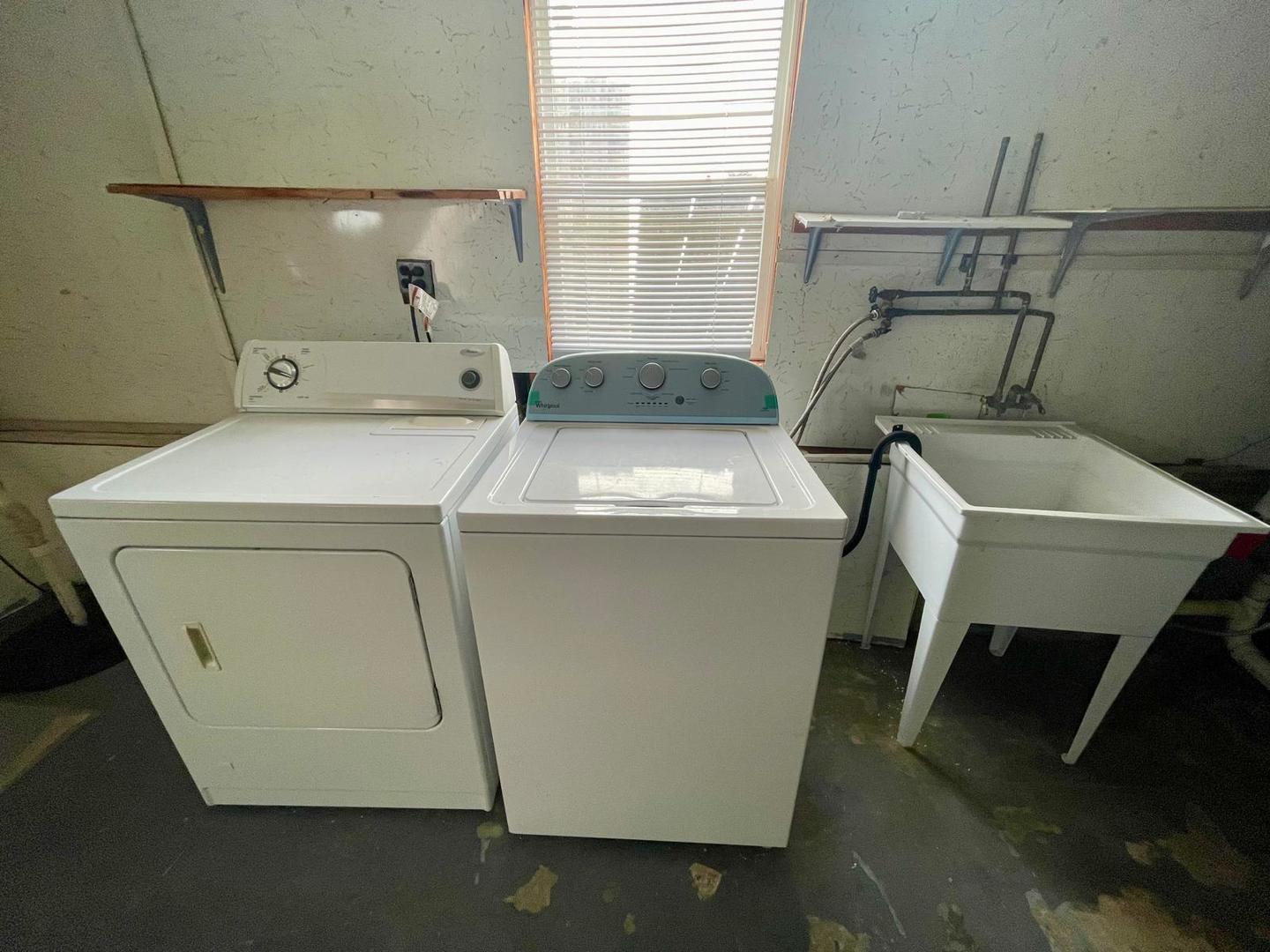 355 Pearson Circle Naperville, IL 60563 - Photo 17 of 19 a utility room with dryer and washer