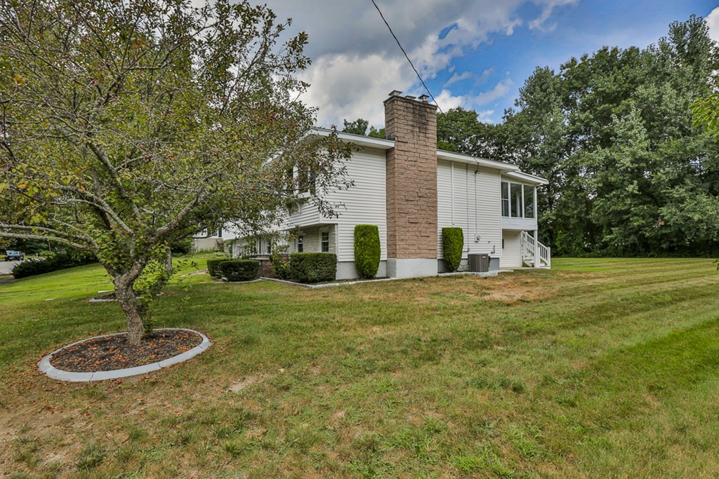 45 Marcia Road Wilmington, MA 01887 - Photo 3 of 26 Gallery Image 3