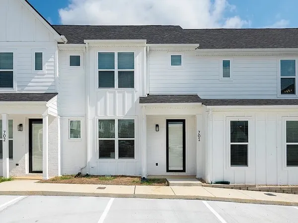 $1,600 | 701 Laura Ward Place, Lebanon, TN 37087