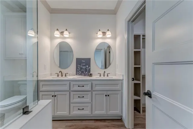 a view of an empty walk in closet