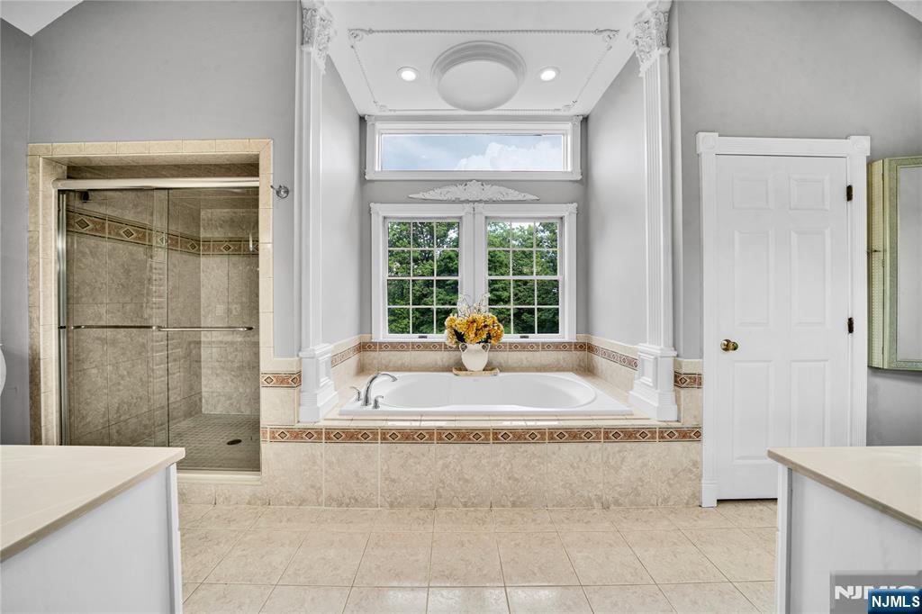 317 Rock Ridge Court Franklin Lakes, NJ 07417 - Photo 21 of 48