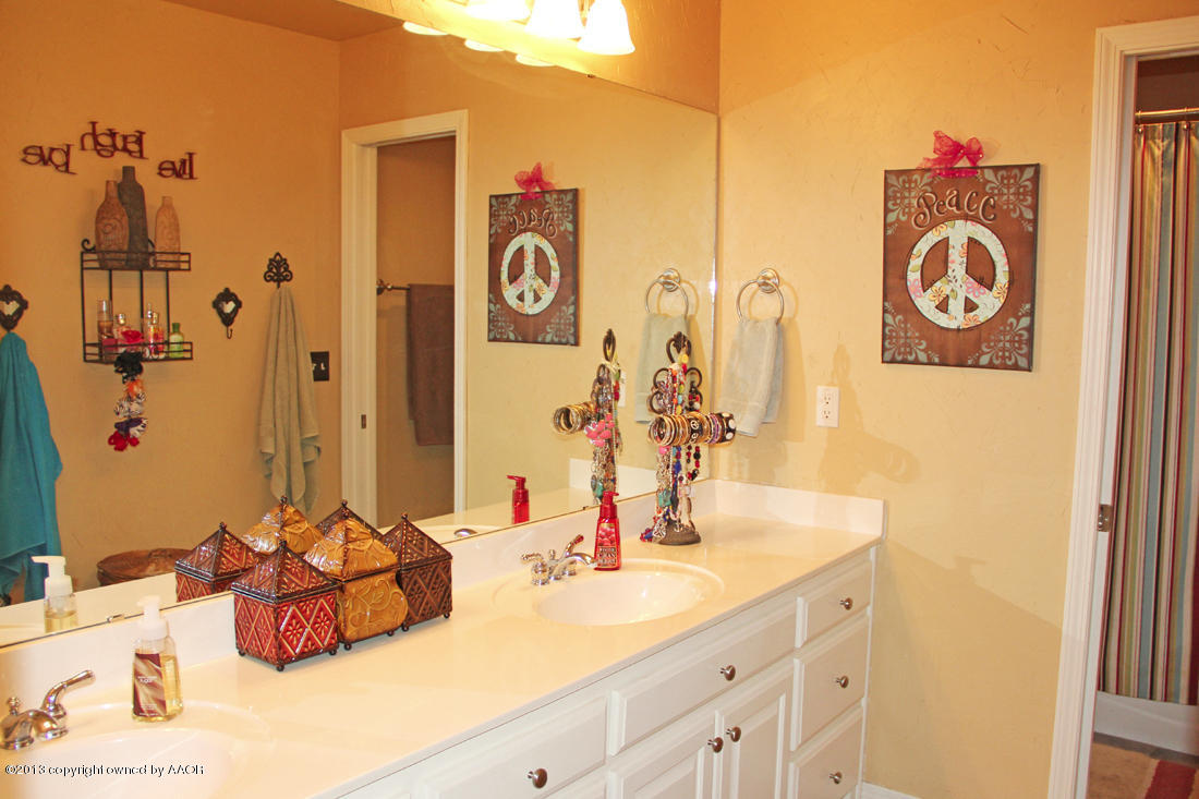 8911 Dove Road Canyon, TX 79015 - Photo 31 of 51 Bathroom Vanity