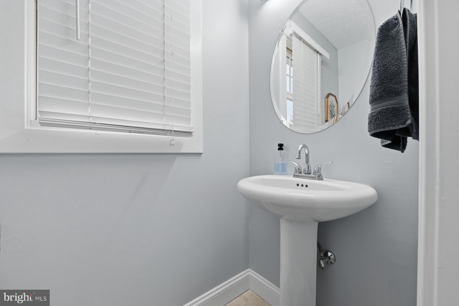 2806 Love Point Road Stevensville, MD 21666 - Photo 16 of 70 Main floor powder room