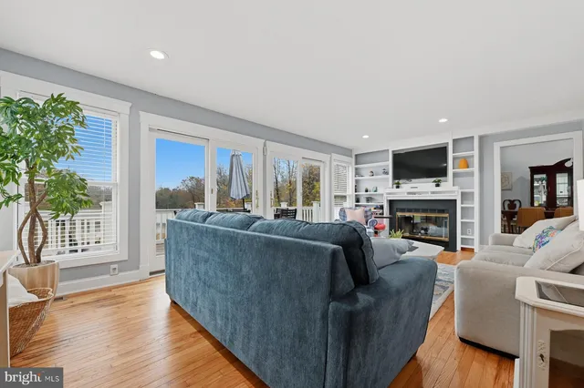 a bed room with a bed and a dresser