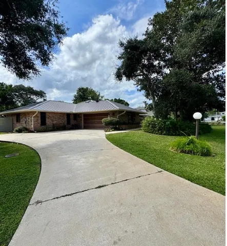 $2,750 | 156 Live Oak Court, New Smyrna Beach, FL 32168