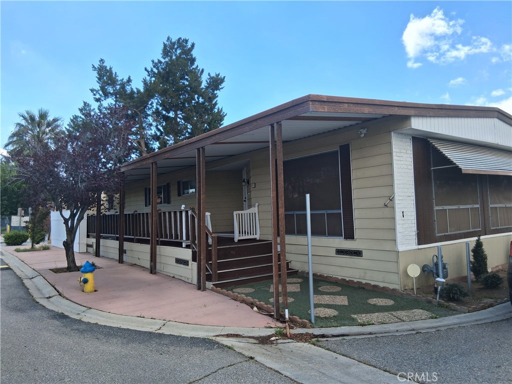 15252 Seneca Road, Unit 1 Victorville, CA 92392 - Photo 1 of 18