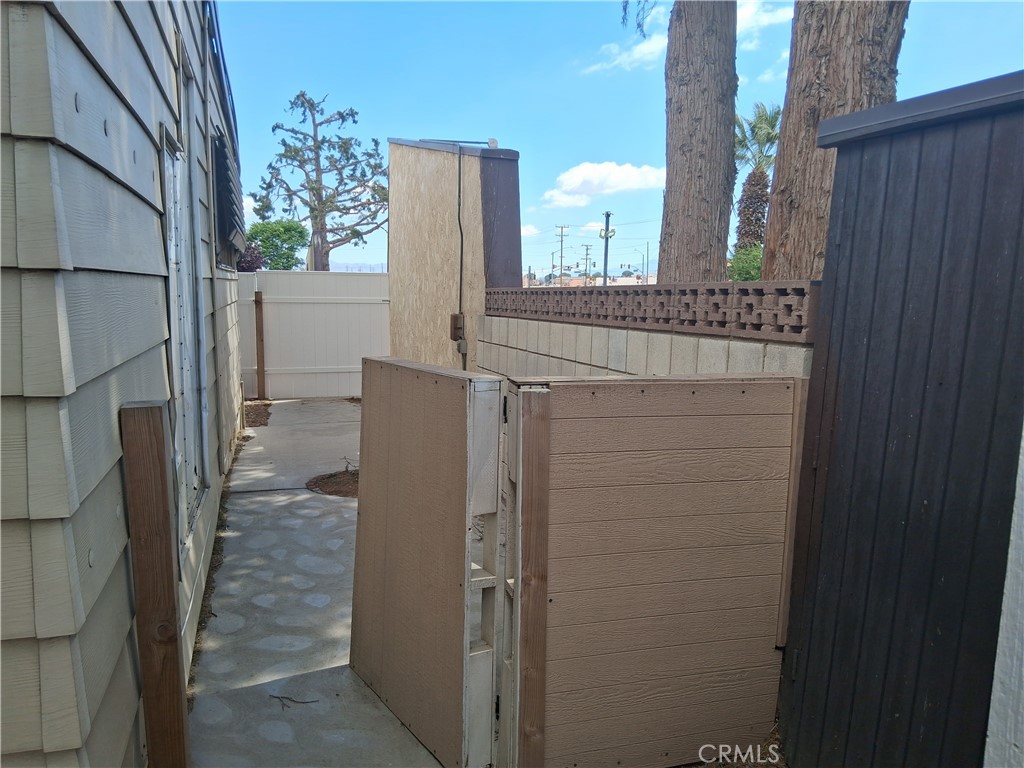 15252 Seneca Road, Unit 1 Victorville, CA 92392 - Photo 5 of 18